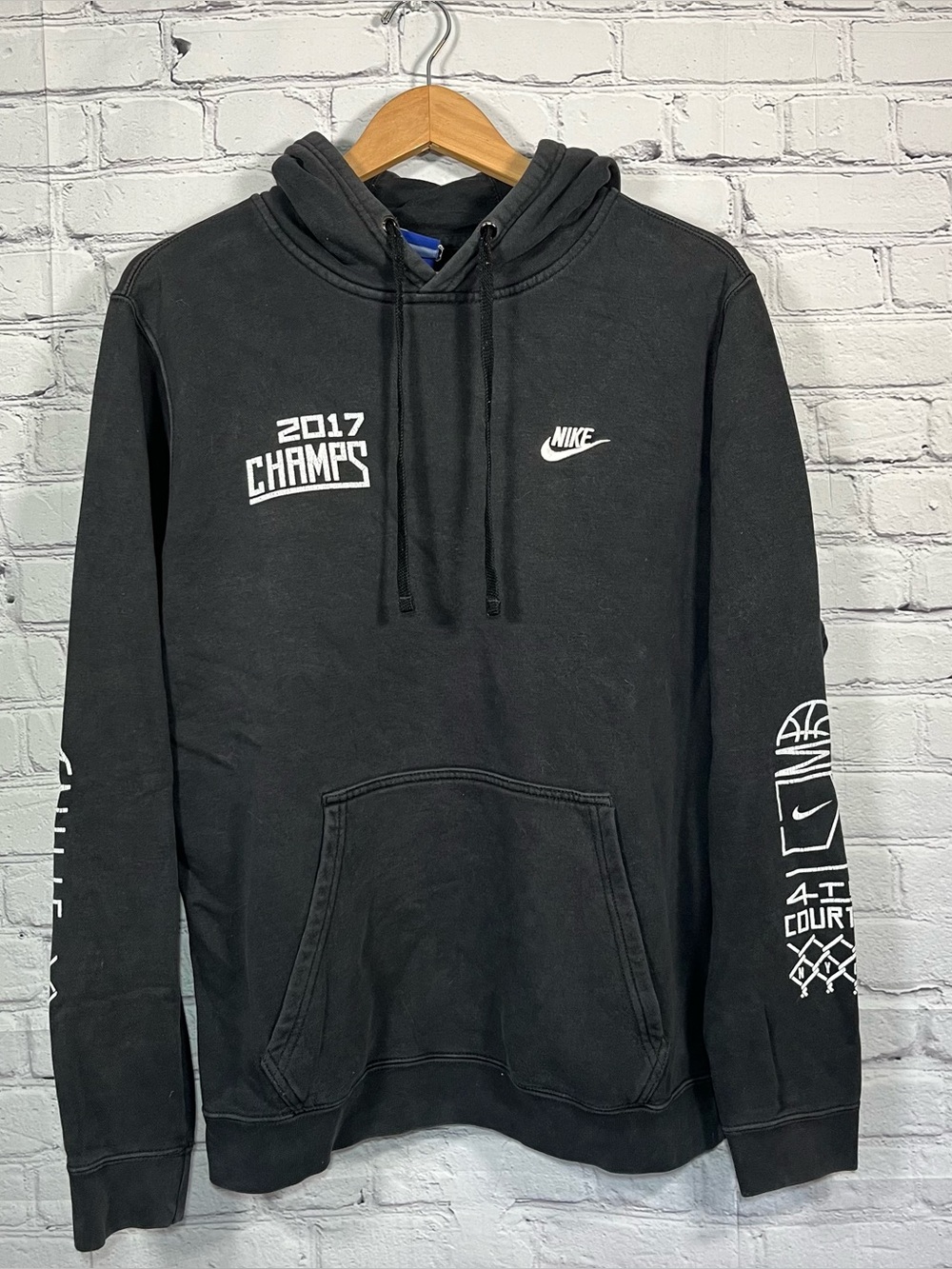 Nike Golden State Warriors 2017 Champs Hoodie Mens Medium Black NBA Sweatshirt